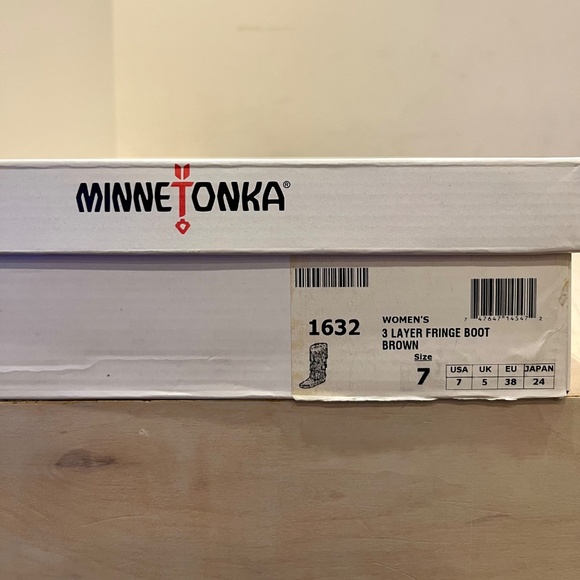 Minnetonka 3 Layer Fringe Brown Boots - Picture 11 of 11